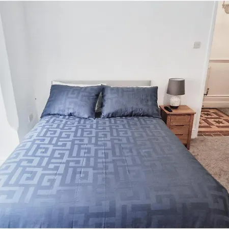Double Room In Modern House Near Nottingham Exterior photo