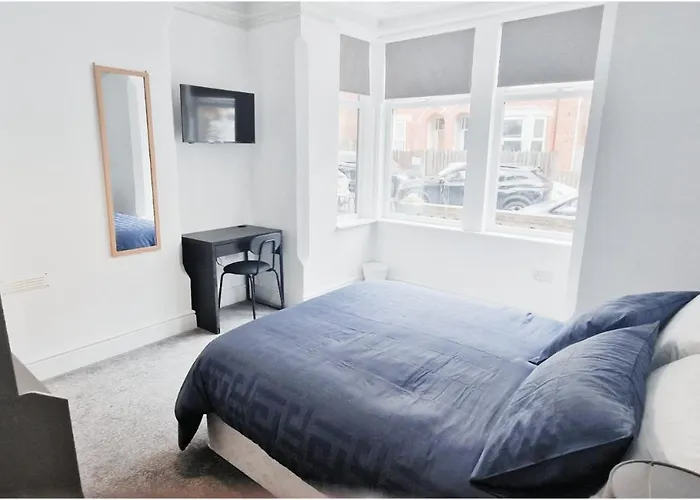 Double Room In Modern House Near Nottingham
