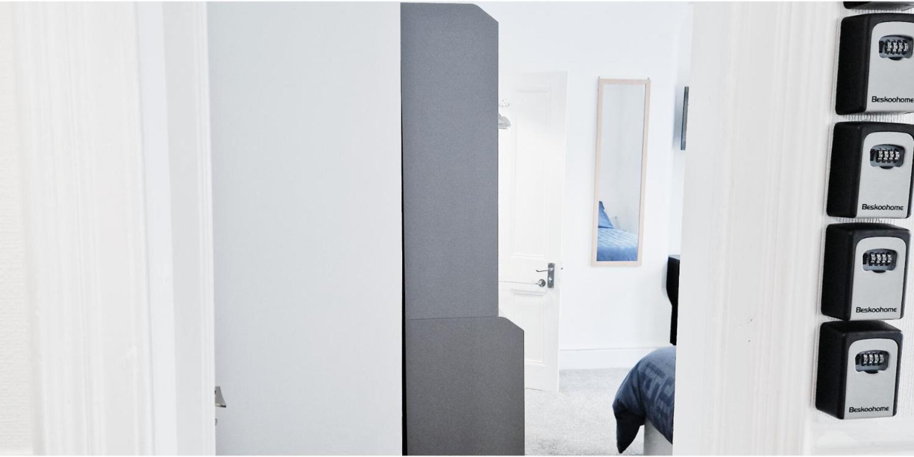 Double In Modern House Near Apartment *