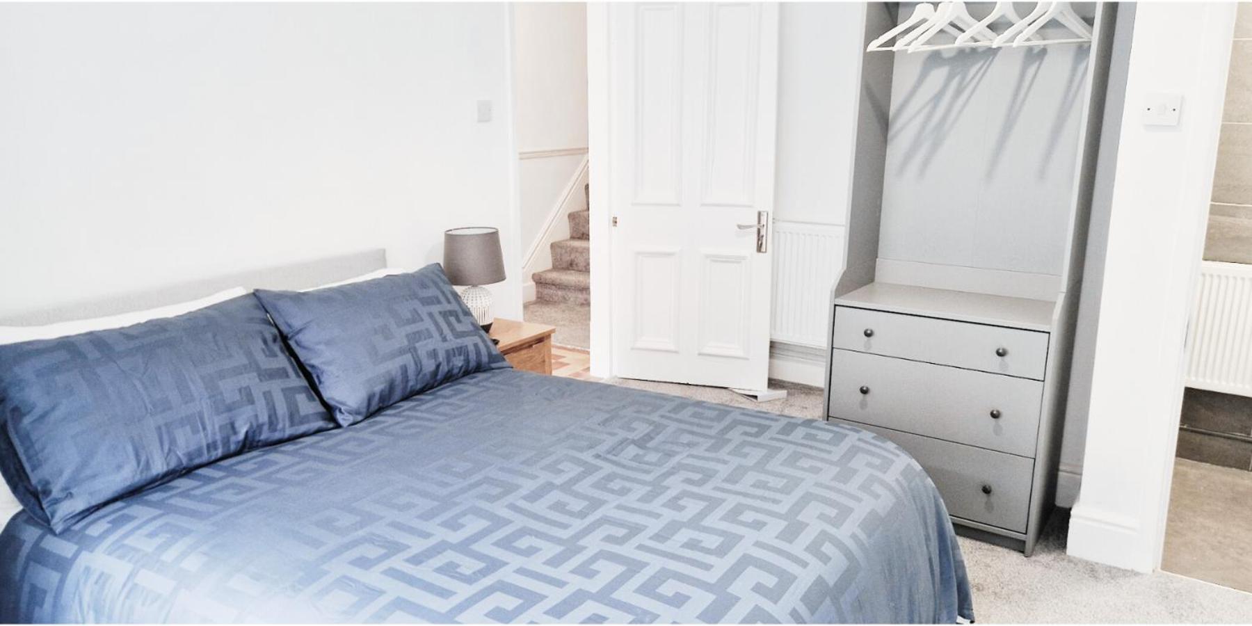 Double In Modern House Near Appartement