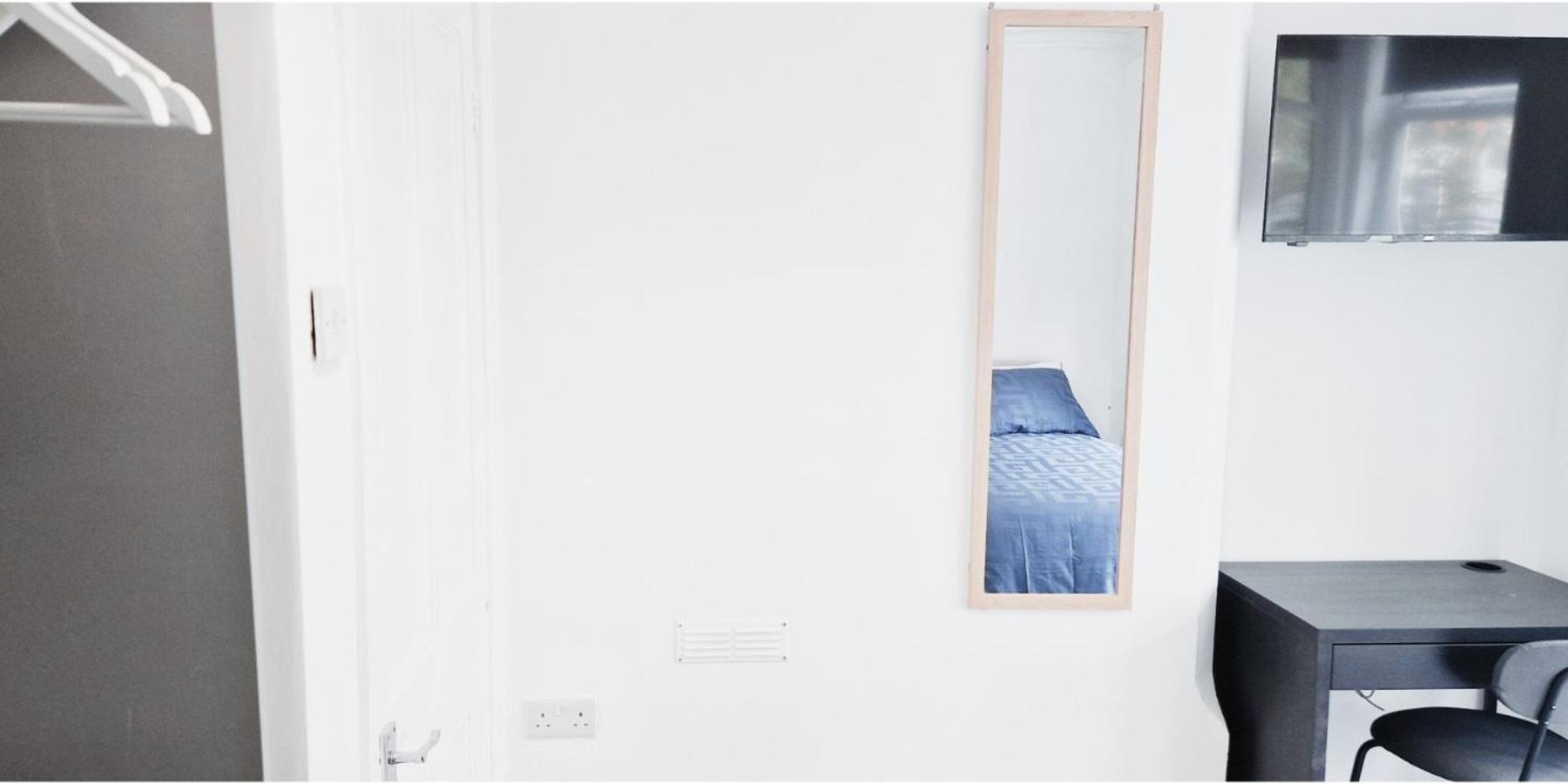 Apartment Double In Modern House Near