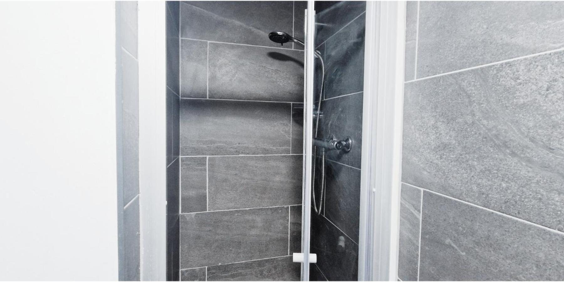Apartment Double In Modern House Near Nottingham