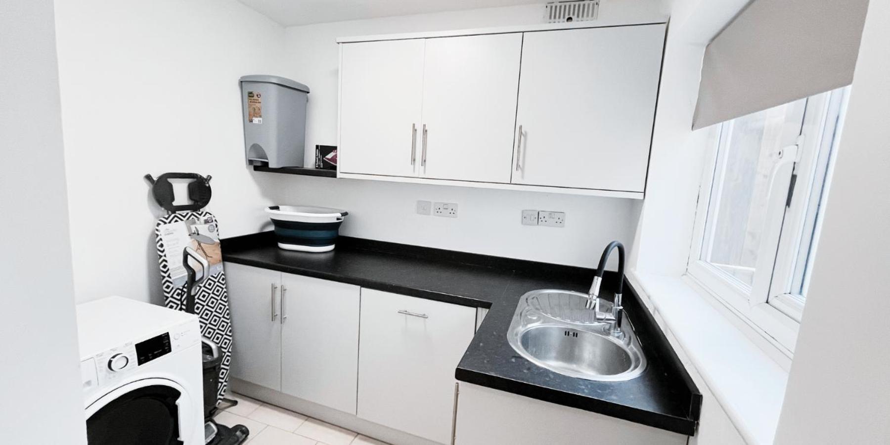 Double In Modern House Near Apartment Nottingham