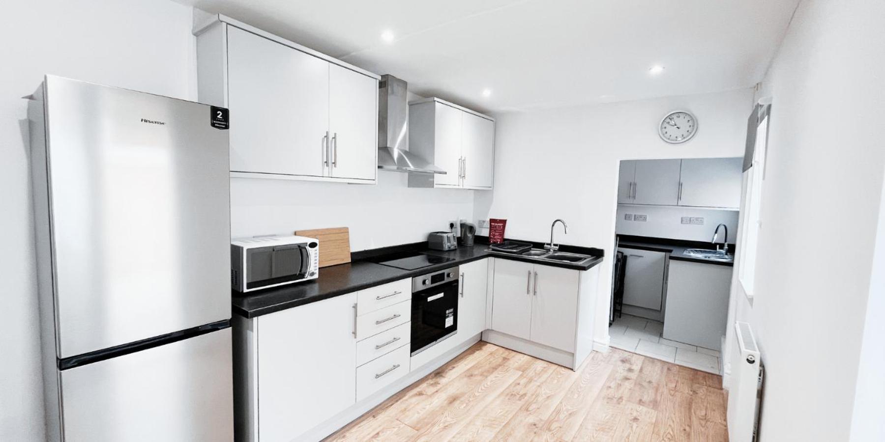 Double In Modern House Near Apartment *