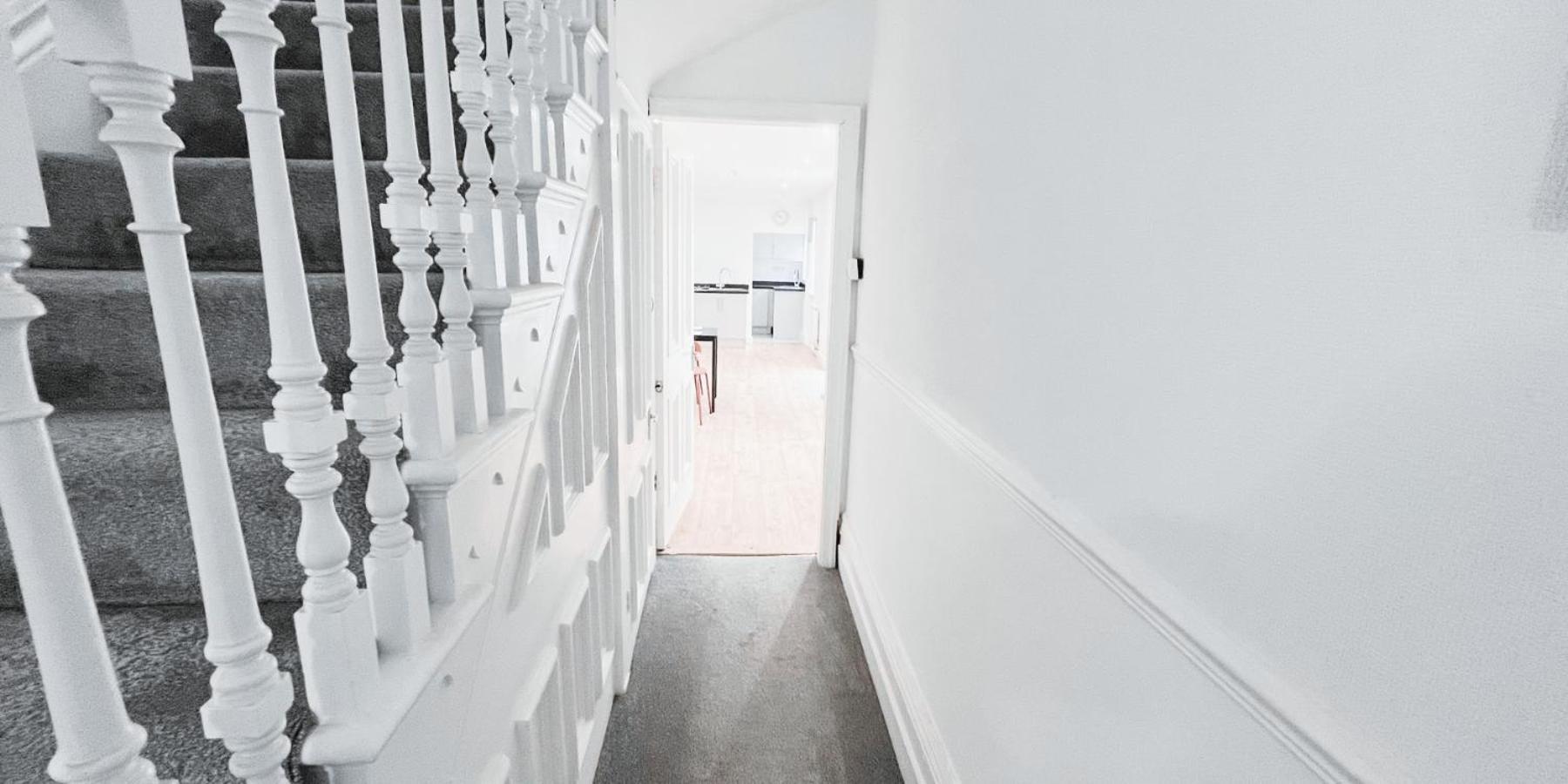 Double In Modern House Near * Nottingham
